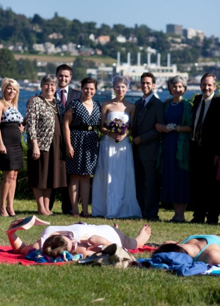 These Wedding Pics Are So Wrong, They’re Hilariously Awesome
