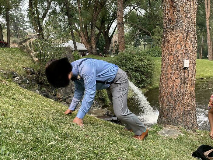 These Wedding Pics Are So Wrong, They’re Hilariously Awesome