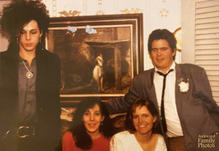 These Wedding Pics Are So Wrong, They’re Hilariously Awesome