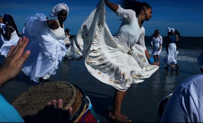 Wait, Did These Street Photos Just Nail Life’s Funniest & Most Surprising Moments?