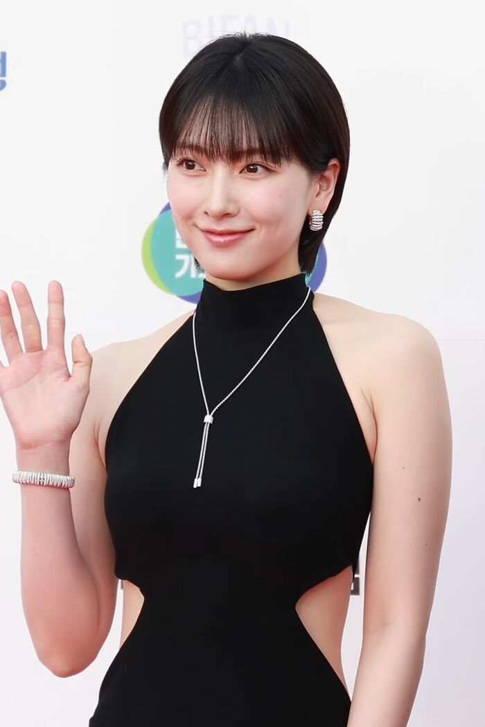 Kang Ji-Young: Singer-Turned-Actress at 32