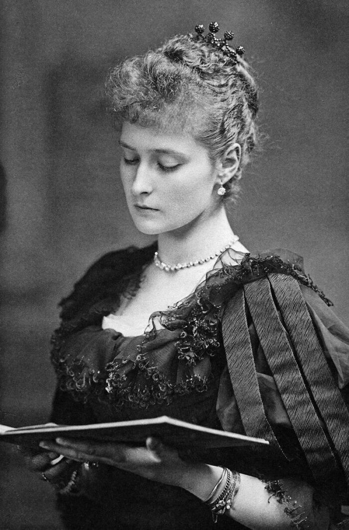 Princess Alix of Hesse: Queen Victoria’s Chic Granddaughter, 1890