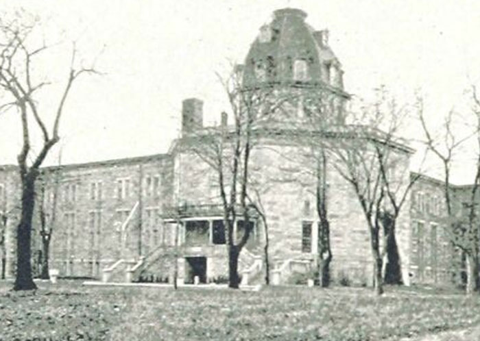 1887 Reporter Gets Herself Locked Up To See How Insane Asylums Really Treated Women