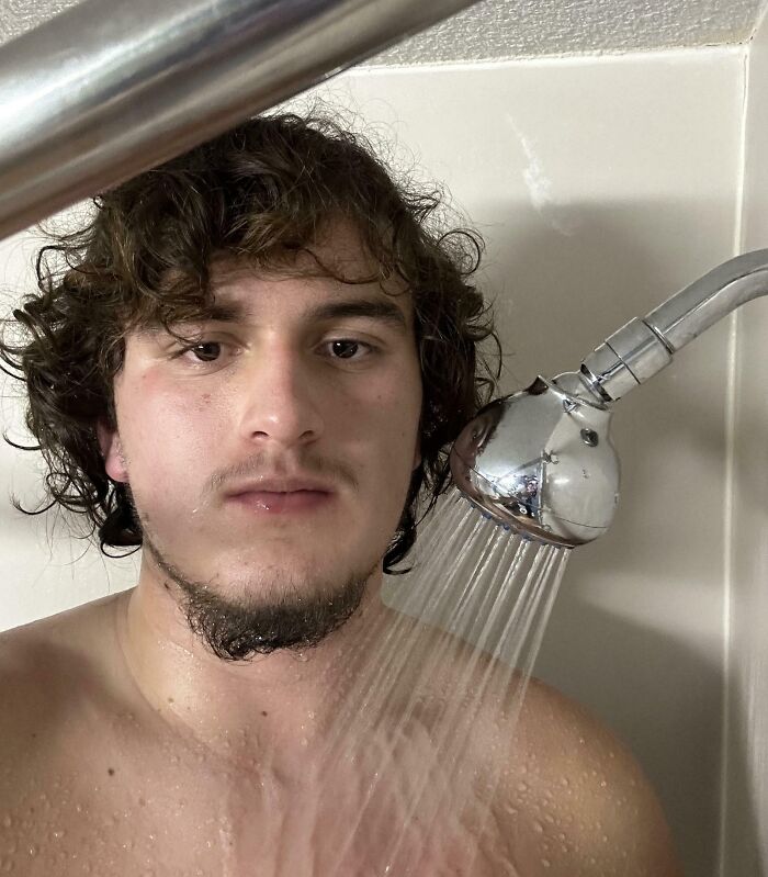 The Hilarious Struggles Of Being Super Tall (60 Pics That Nail It)