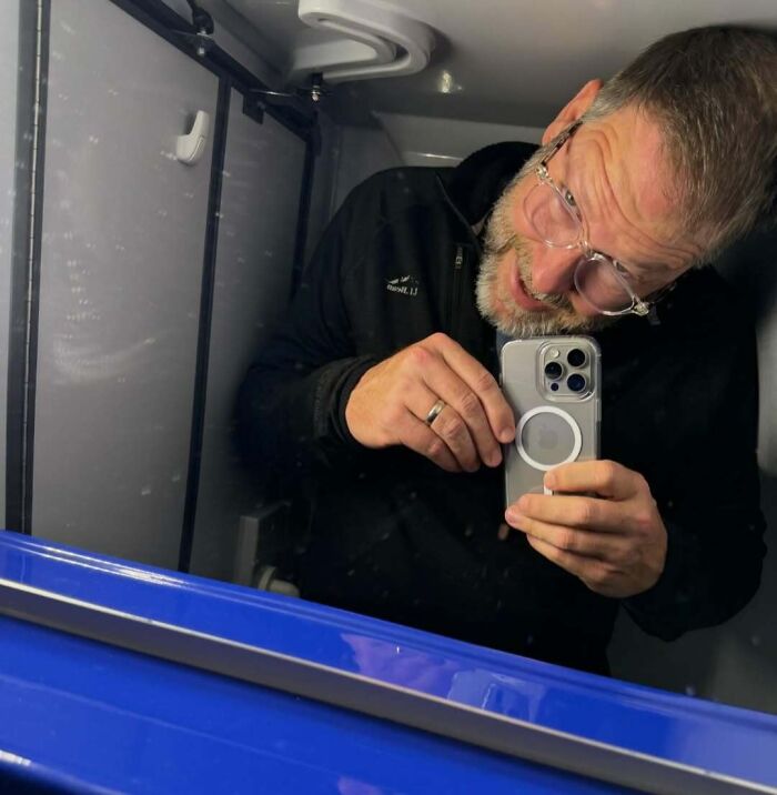 The Hilarious Struggles Of Being Super Tall (60 Pics That Nail It)