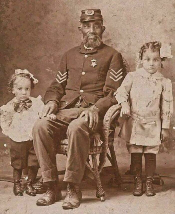 Grandkids Hanging With Their Civil War Grandpa