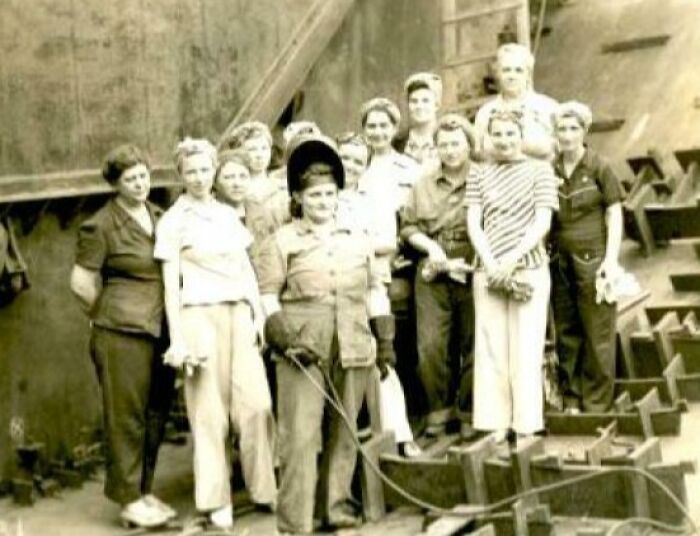 Women Building Icebreakers During World War II
