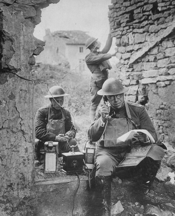 Testing A German-Forgotten Telephone in WWI France, 1918