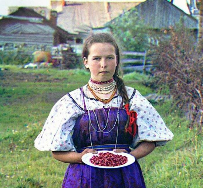 People Of The Russian Empire Looking Sharp In Pioneering Color Pics