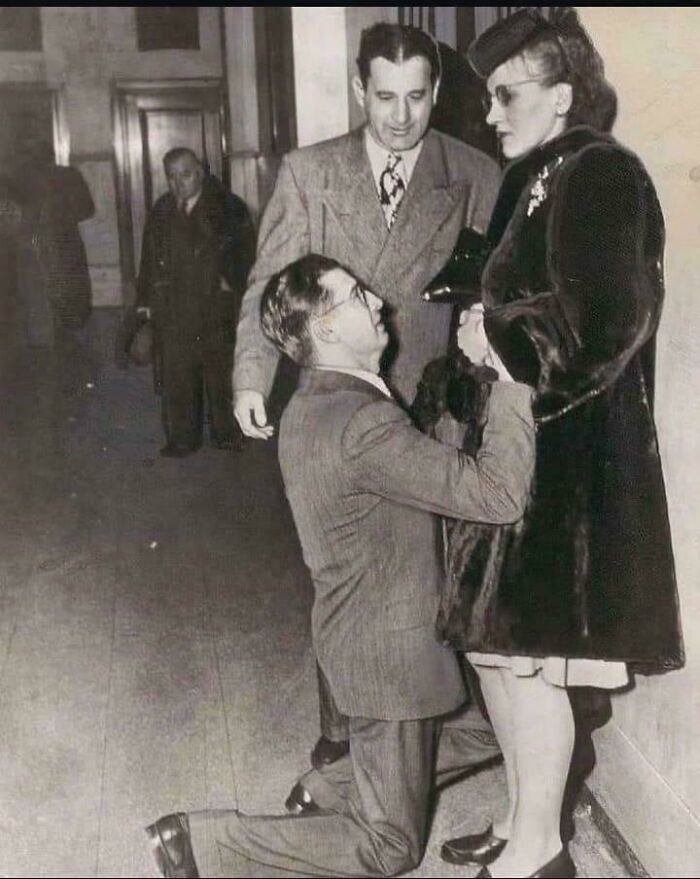 When ‘Sorry’ Wasn’t Enough: Guy Begs Wife To Stay (Chicago, 1948)