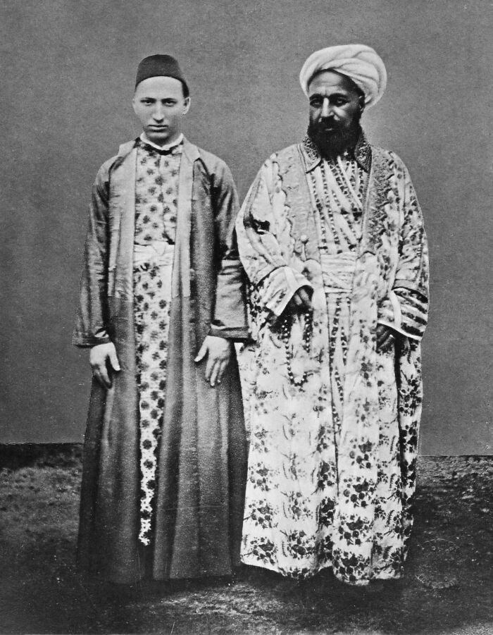 Merchant Meets Slave: A Historic Pic From Mecca (1887-88)