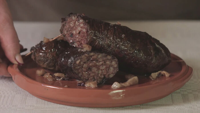 Wait, They Actually Eat That?! 37 Wild Dishes From Around the World