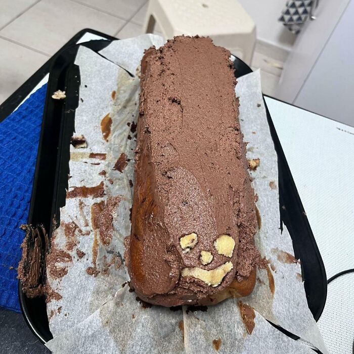 Icing Explosion Turned Cake into a Worm Creature