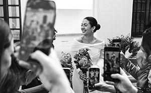 33 Wedding Photos That Totally Nail What Love Looks Like in 2025