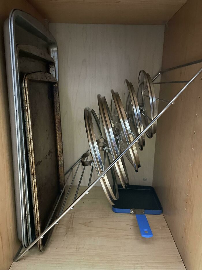 Wire Rack Turned Lid Holder? Genius!