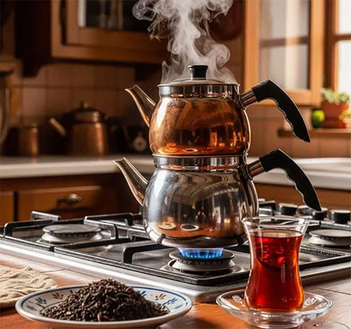 Turkey’s Two-Part Teapot – Double The Tea, Double The Fun