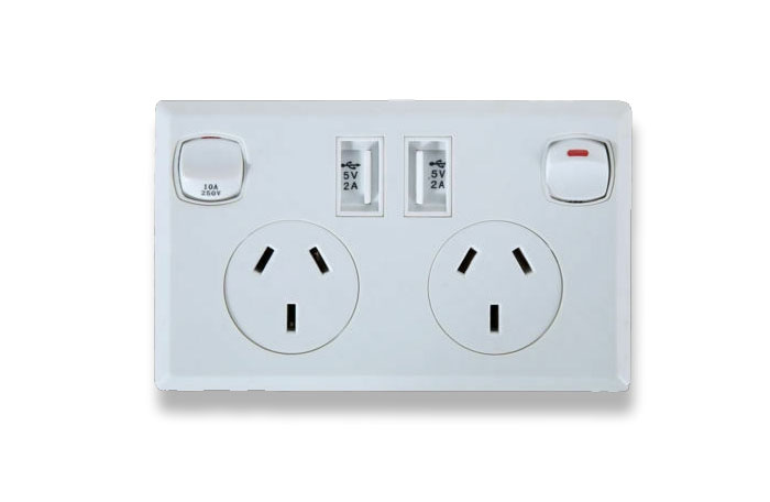 Switches Above Outlets to Cut Power – Aussie Weirdness