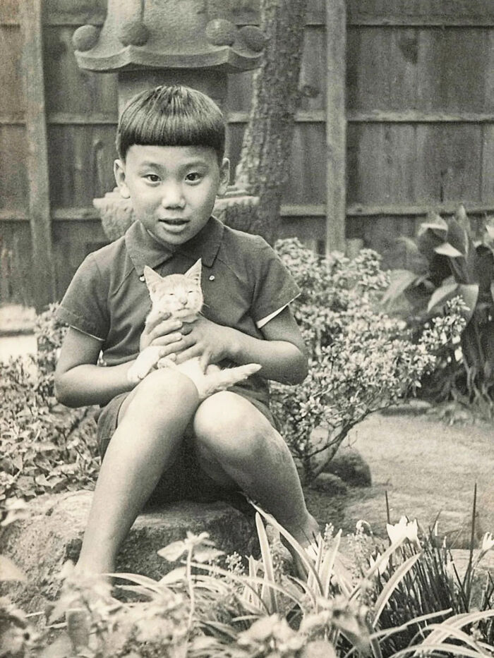 Wait, They Took Pictures With Cats Back Then?! 44 Vintage Cat Pics That’ll Make You Smile