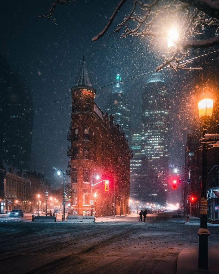 Toronto’s Snowy Streets Through My Lens