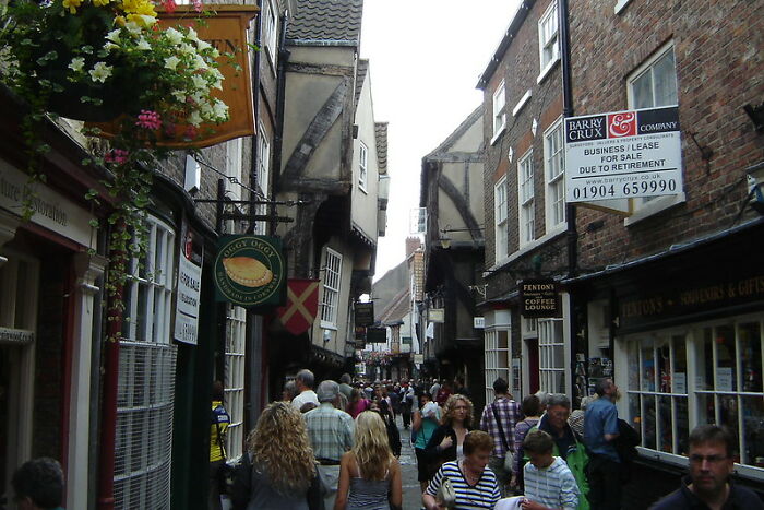 The World's Most Overhyped Tourist Spots That Totally Let Everyone Down