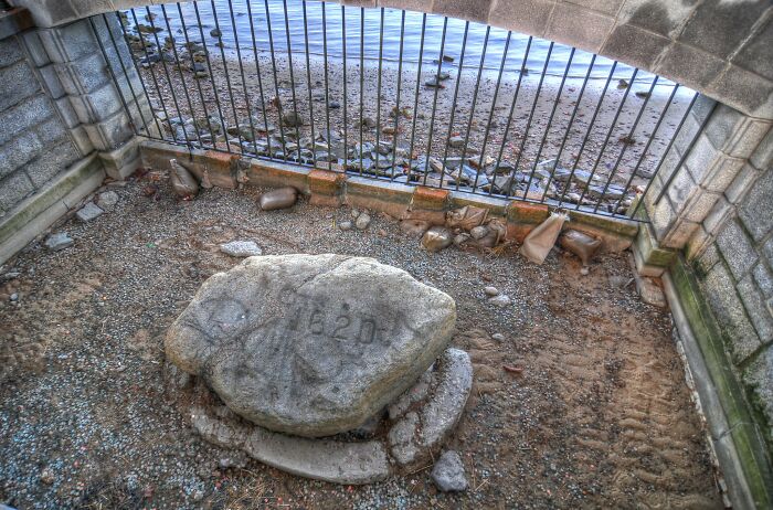 The World's Most Overhyped Tourist Spots That Totally Let Everyone Down