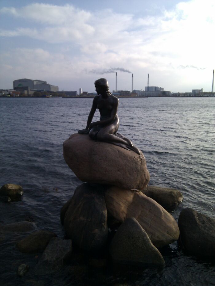 The World's Most Overhyped Tourist Spots That Totally Let Everyone Down