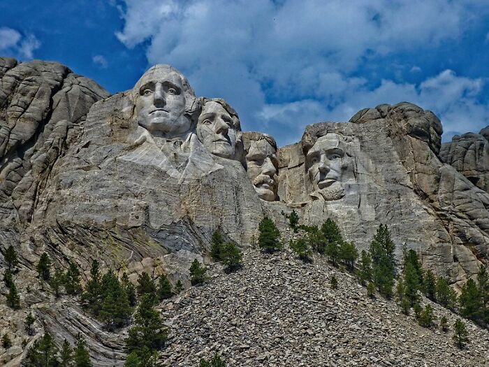 The World's Most Overhyped Tourist Spots That Totally Let Everyone Down