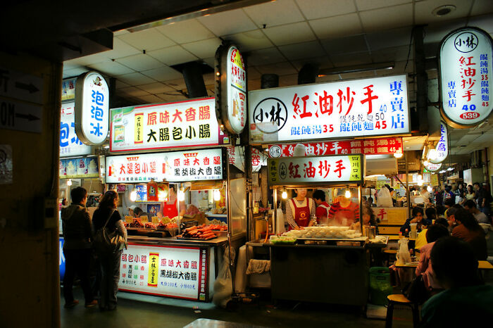 The World's Most Overhyped Tourist Spots That Totally Let Everyone Down