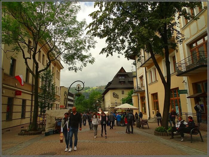 The World's Most Overhyped Tourist Spots That Totally Let Everyone Down