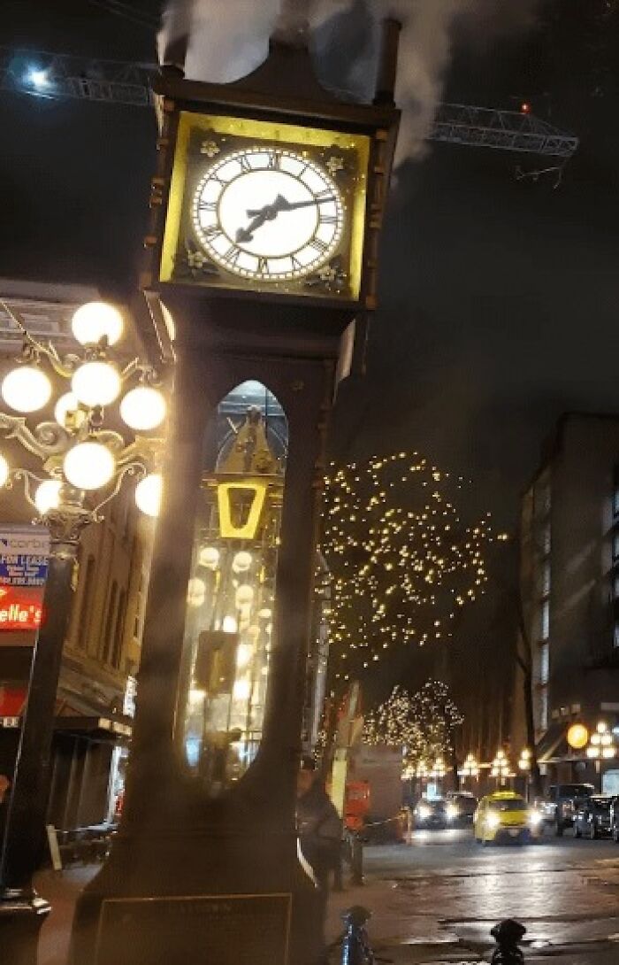 The World's Most Overhyped Tourist Spots That Totally Let Everyone Down