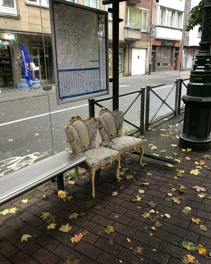25 Weirdest Street Scenes in Brussels That Will Make You Say 'Wait, What?!'