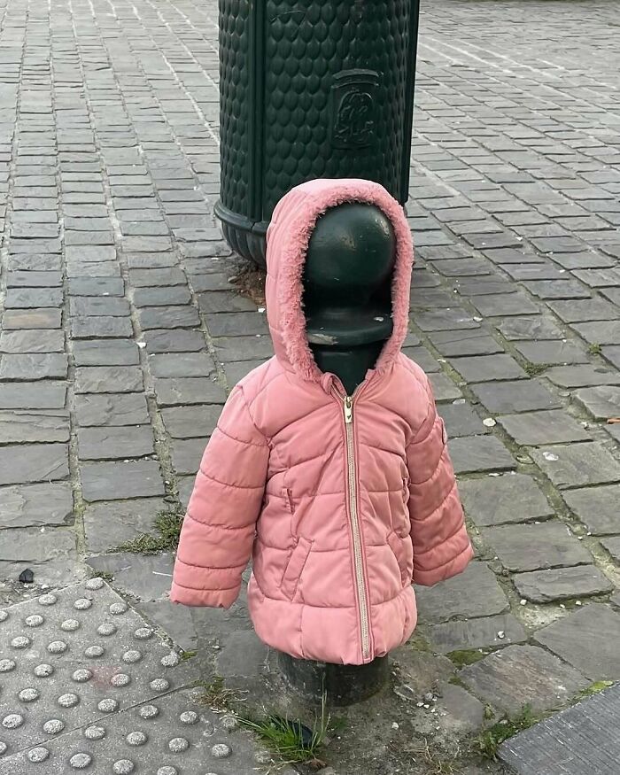 25 Weirdest Street Scenes in Brussels That Will Make You Say 'Wait, What?!'