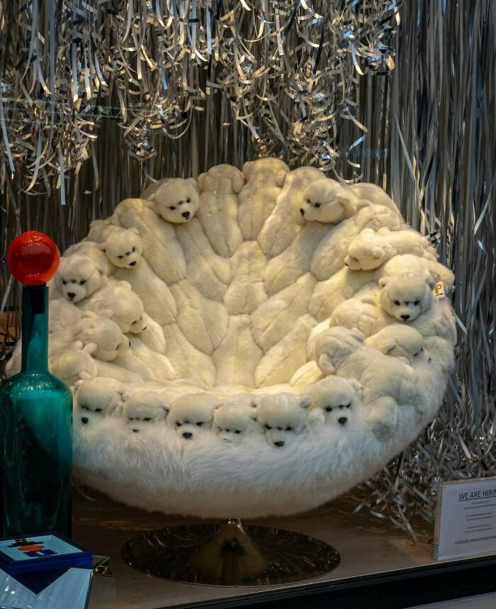 25 Weirdest Street Scenes in Brussels That Will Make You Say 'Wait, What?!'