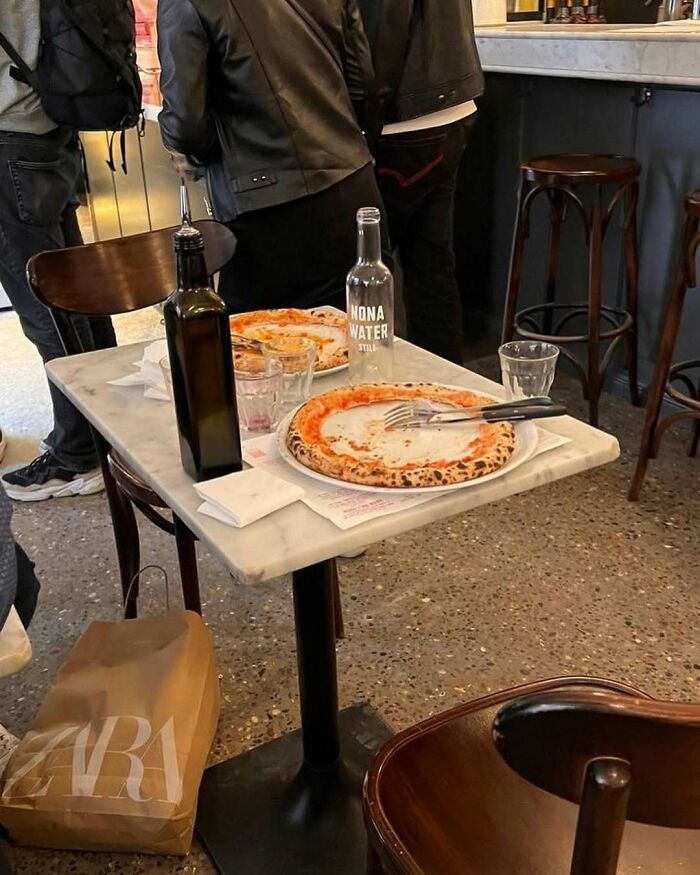 25 Weirdest Street Scenes in Brussels That Will Make You Say 'Wait, What?!'