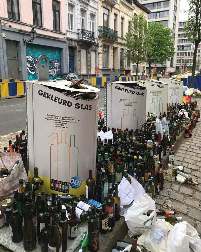 25 Weirdest Street Scenes in Brussels That Will Make You Say 'Wait, What?!'