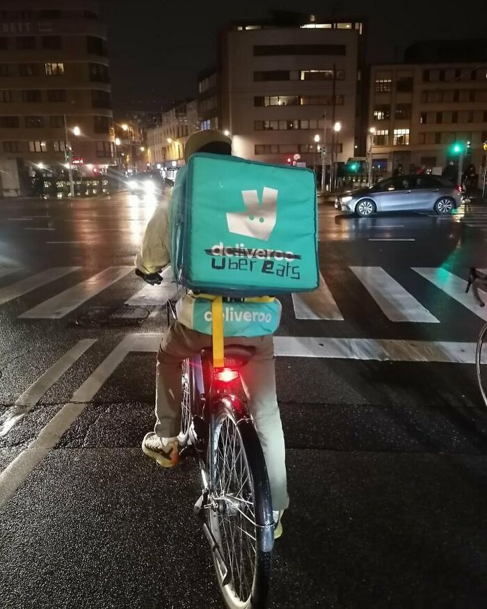 25 Weirdest Street Scenes in Brussels That Will Make You Say 'Wait, What?!'