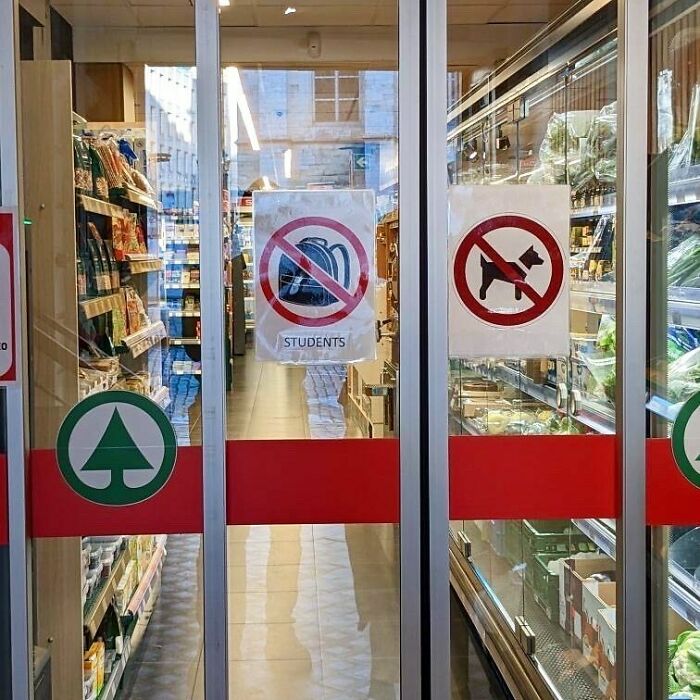 25 Weirdest Street Scenes in Brussels That Will Make You Say 'Wait, What?!'