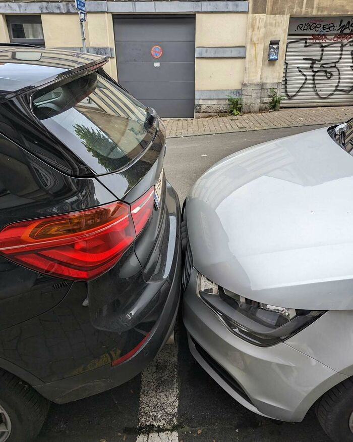 25 Weirdest Street Scenes in Brussels That Will Make You Say 'Wait, What?!'