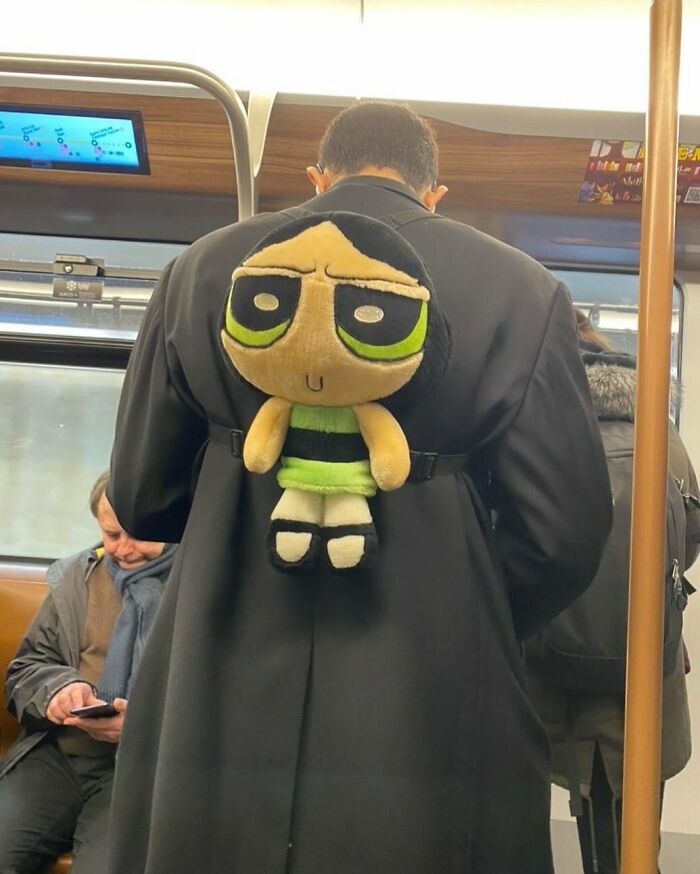 25 Weirdest Street Scenes in Brussels That Will Make You Say 'Wait, What?!'