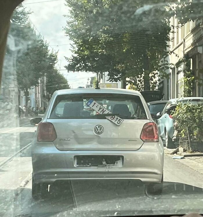 25 Weirdest Street Scenes in Brussels That Will Make You Say 'Wait, What?!'