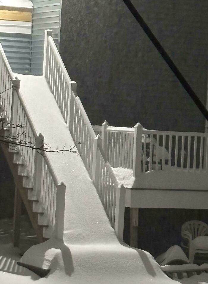 Snow Totally Erased These Stairs’ Definition