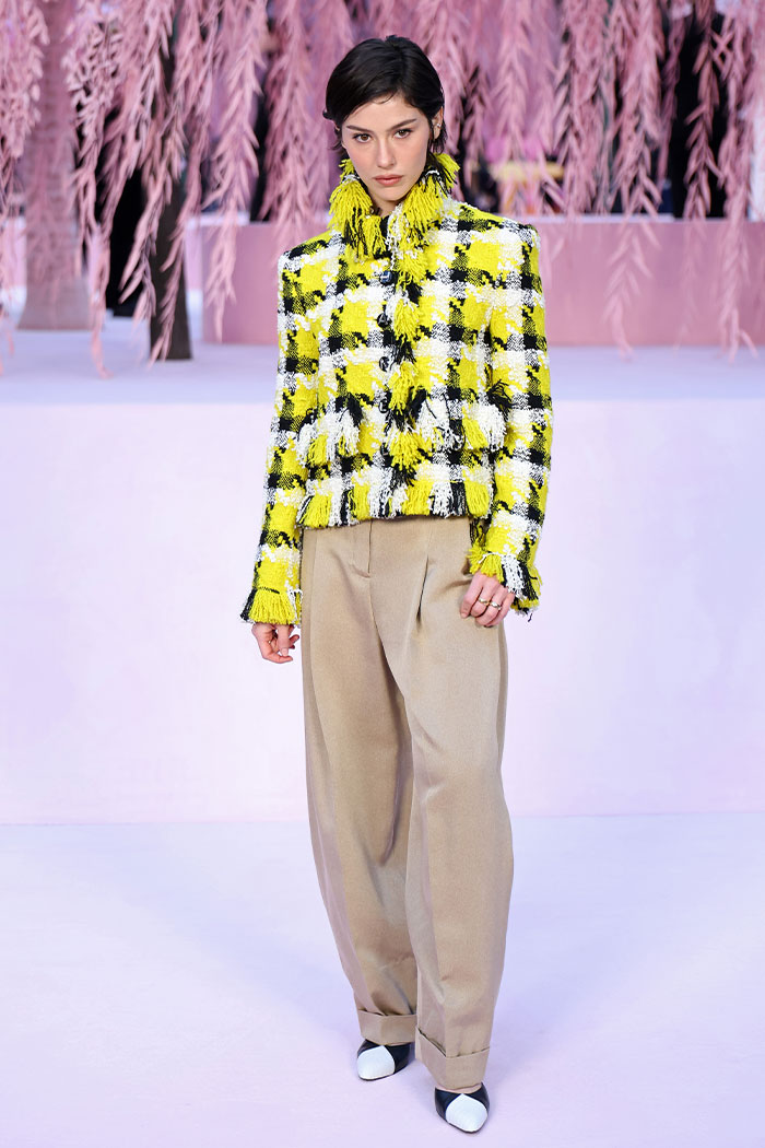 Gracie Abrams - Grandma Vibes Gone Wrong