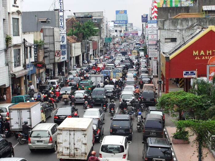 #12 Bandung, Indonesia: Tourists + Traffic = Trouble
