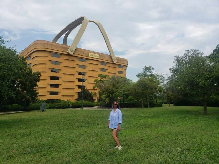 This Building Is a Giant Basket in Newark, Ohio