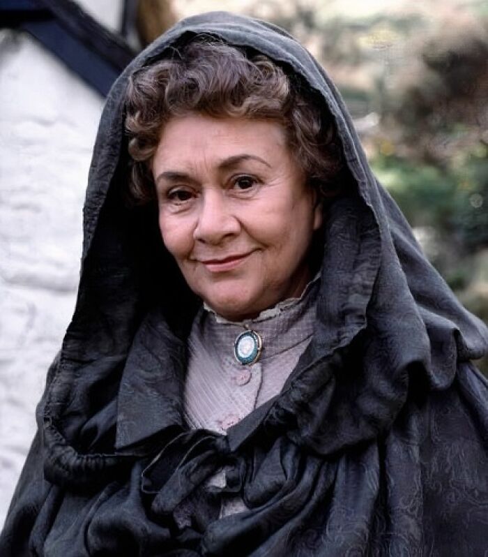 Joan Plowright, The Stage and Screen Royalty