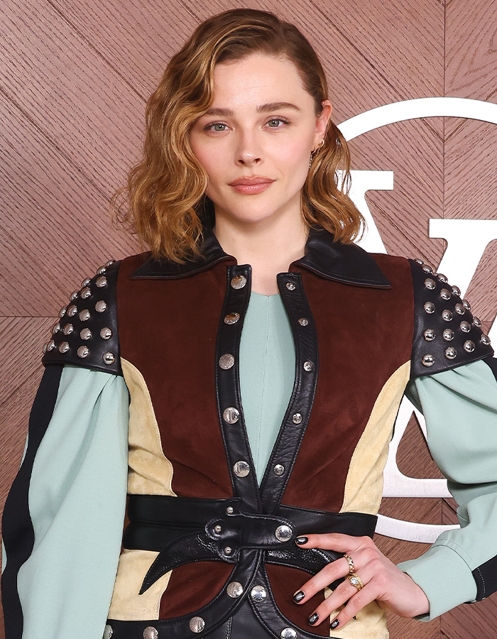 Chloë Grace Moretz: The Pushy Push-up Bra Moment