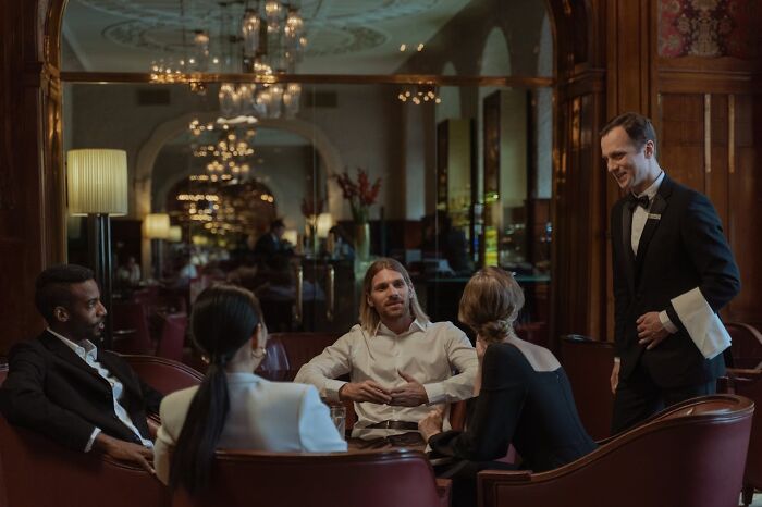 Wait, They Actually Live Like This? Wild Rich People Moments You Won't Believe