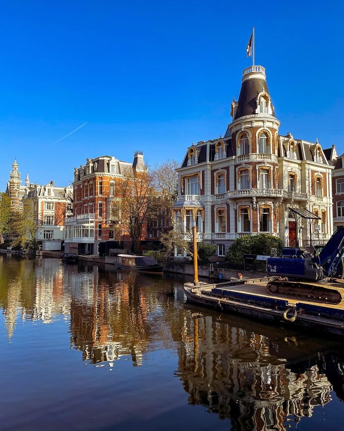 Amsterdam, The Netherlands: Canals, Culture & Coffee Vibes