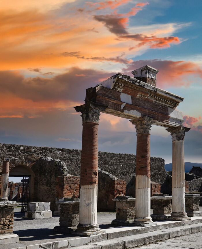 Pompeii, Italy: Time-Travel in the Ashes