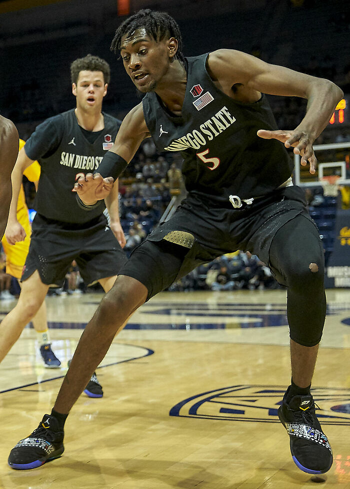 Jalen McDaniels: Dunking Defender